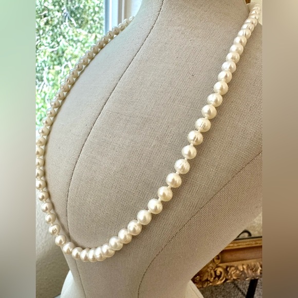Vintage Pearl Necklace & Tahitian Post Earrings - Picture 3 of 15